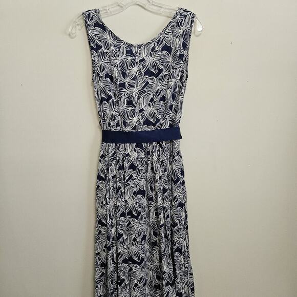 Vineyard Vines Blue & White Floral Maxi Dress Sleeveless Pockets Belted Size 4 - Picture 4 of 16
